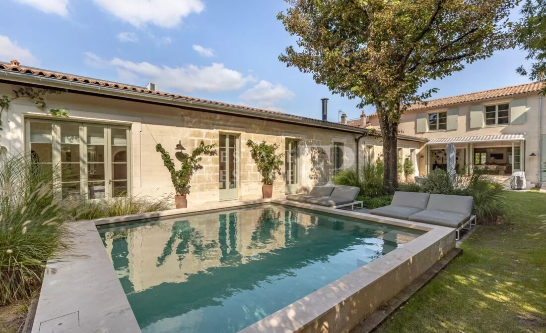 BORDEAUX CAUDERAN – MAISON DE CHARME EN PIERRE AVEC PISCINE