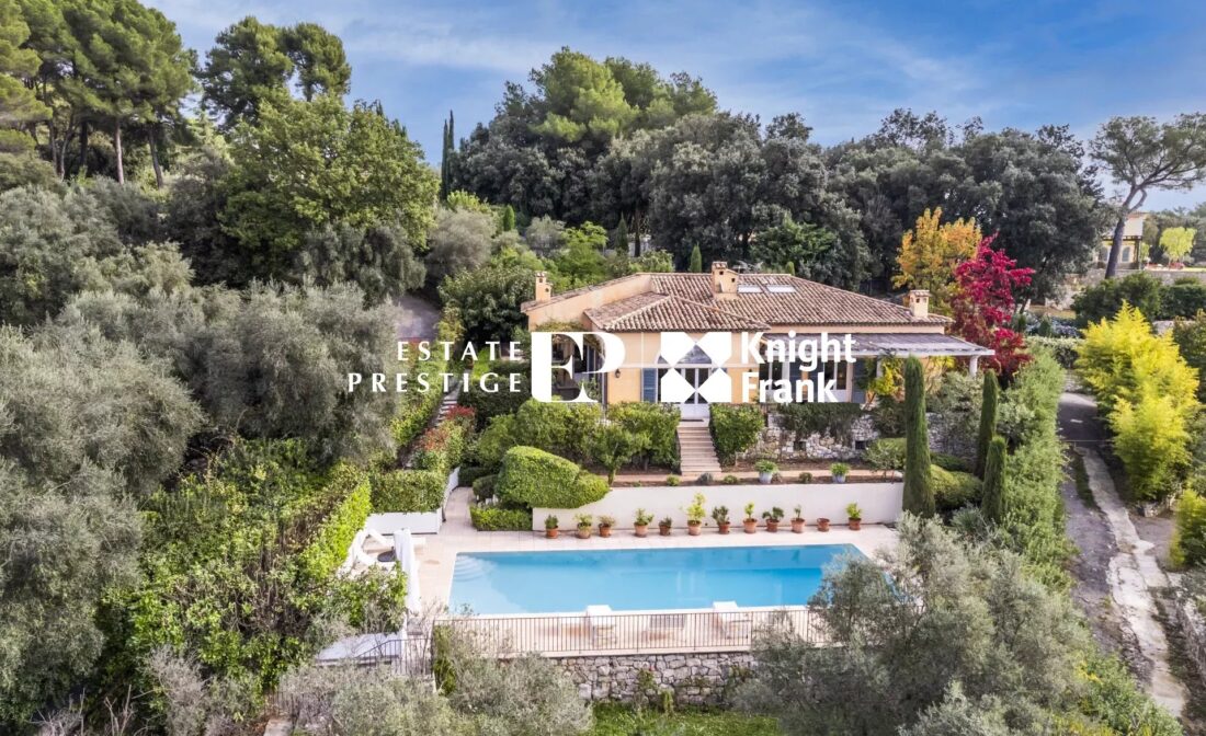 SAINT PAUL DE VENCE – Une trés belle villa 5 chambres avec vue mer panoramique et piscine chauffée