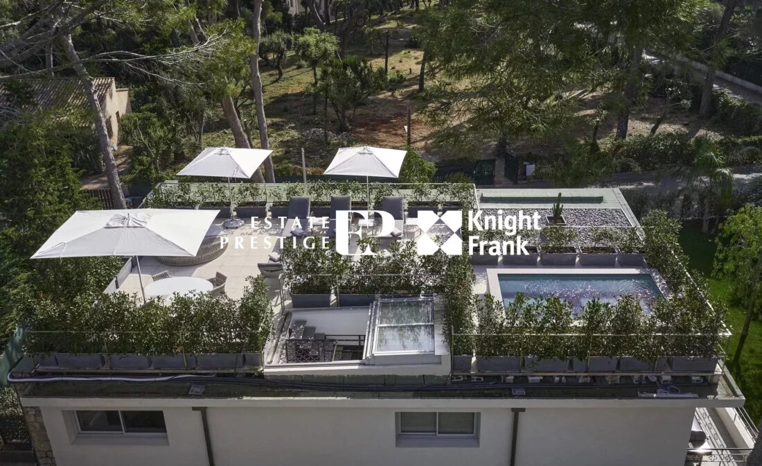 CAP D’ANTIBES – Magnifique villa rénovée avec solarium et piscine